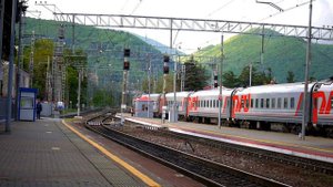 СКОРЫЙ ФИРМЕННЫЙ ПОЕЗД № 88  АДЛЕР - НИЖНИЙ - НОВГОРОД  ОТПРАВЛЯЕТСЯ ОТ СТАНЦИИ ТУАПСЕ.