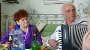 лучшее исполнение песни на знакомой скамье