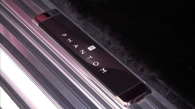 Rolls Royce Phantom VIII 2018 модельного года смотреть онлайн