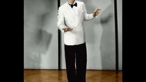 AL JOLSON SINGS  A PRETTY GIRL IS LIKE A MELODY irving  berlin 1936