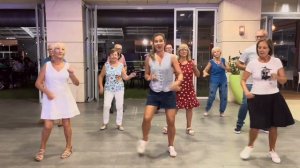 Bailando Bachata ★ Baile en Línea ★ Line Dance ★ Ballo di Gruppo ★ Choreo