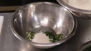 Как солить огурцы без рассола (сухая засолка)