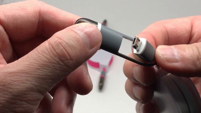 2-in-1 Retractable Micro USB to Lightning Cable for iPhone, iPad & Android Smartphones in 4K смотреть онлайн