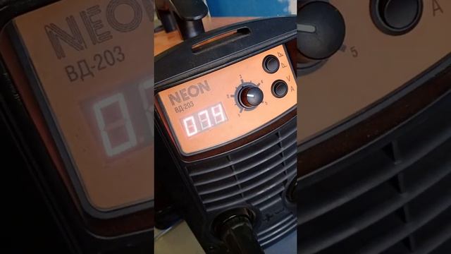 Сварочный инвертор неон вд-203 замер тока2