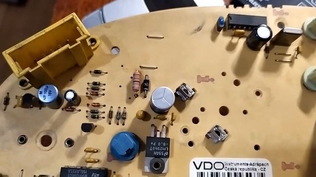 Не работает указатель уровня топлива skoda felicia смотреть онлайн