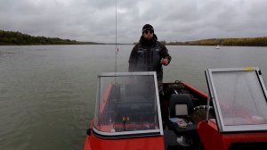 Осенняя рыбалка. Поиск судака с эхолотом. Тест куртки под дождем и еще всякое...