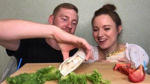 МУКБАНГ ШАУРМА ответы на вопросы | MUKBANG SHAWARMA | Coca- Cola
