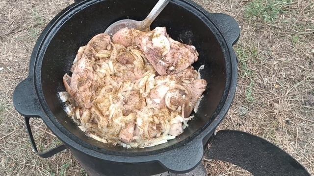 Чахохбили из курицы в казане смотреть онлайн
