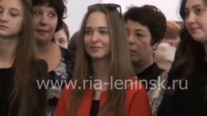 Вручение помощи выпускникам