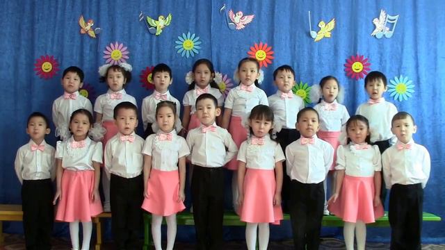 Оҕо саас өрөгөй ырыата. Хор. Старшая группа МБДОУ "Куобахчаан", г.Вилюйск смотреть онлайн