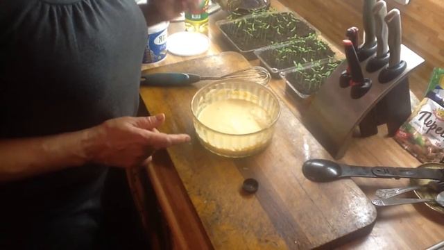 Минтай в сметанном соусе-сочный, нежный, со сливочным вкусом и легкой кислинкой в ароматном соусе.