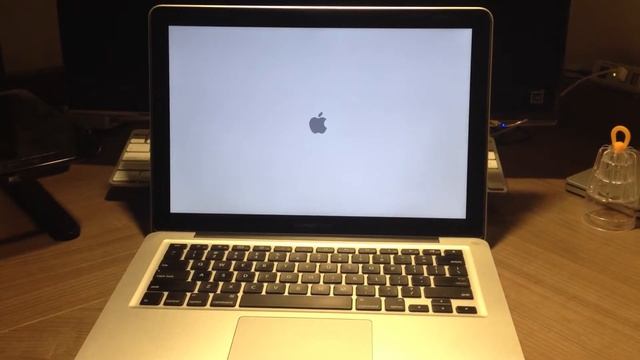 Boot de Macbook Pro 2011 8GB RAM com SSD Crucial de 128GB. смотреть онлайн