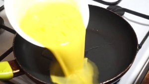 Вкусный омлет на сковороде
