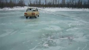 На "Жигулях" по зимней трассе!