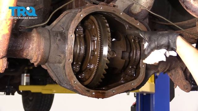 How to Replace Rear Differential Pan & Gasket 1999-2007 Ford F250 смотреть онлайн