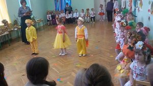 Утренник "Осенняя ярмарка" 4. Танец королевы Осени, Колосья, Хлеб