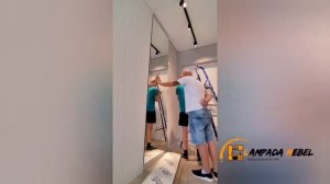 Установка зеркала с подсветкой в коридоре у Заказчика Lampada mebel