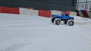 fms fcx24 smasher v2 в снегу