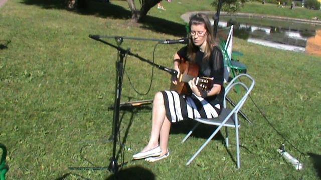 Елена Кострова на квартирнике в рамках фестиваля ОХТАfest