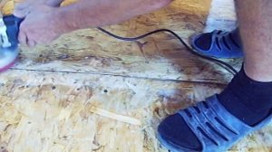 Ремонт пола из OSB плит - зачистка шва