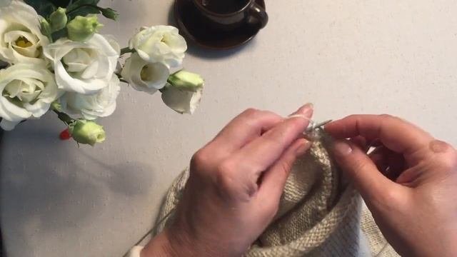 #вязание,#спицами,#длядетей Детская кофточка спицами с розами.