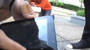 Краш-тест планшетов iPad 2, Motorola Xoom и Samsung Galaxy Tab