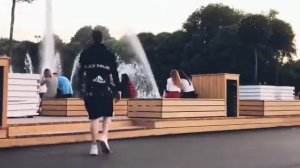 Носим девушек на руках  Пранк 2018