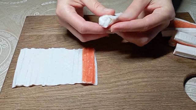 КАК РАЗВЕРНУТЬ КРАБОВЫЕ 🦀 ПАЛОЧКИ БЕЗ ПОВРЕЖДЕНИЙ ⁉️ смотреть онлайн