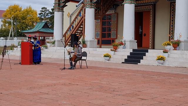 Л. Очиров. Энэрхэл. смотреть онлайн