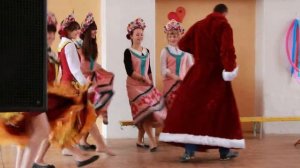 Вдруг как в сказке скрипнула дверь