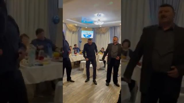 Отжигаем на юбилее у папы #юбилей#танцы#секторгаза#50лет#экомама