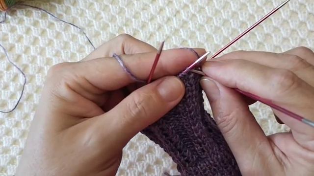 Как же красиво получается, и очень просто и быстро вяжется. Узоры для носков. смотреть онлайн