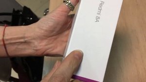 Посылка с AliExpress. Быстрая распаковка - телефон Xiaomi Redmi 8A.