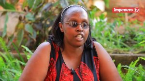 neck pulse visible heartbeat 35