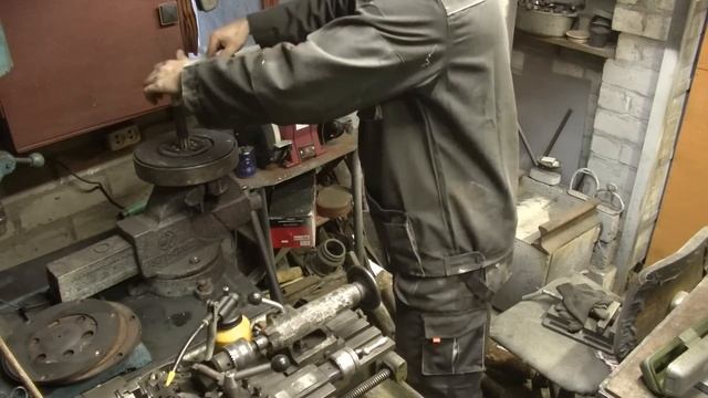 Трицикл на базе мотоцикла Урал / 3 серия / Делаю демпферное сцепление смотреть онлайн