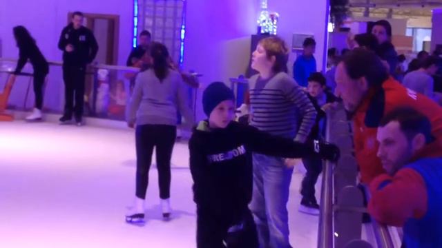 Каток в Авиапарке смотреть онлайн