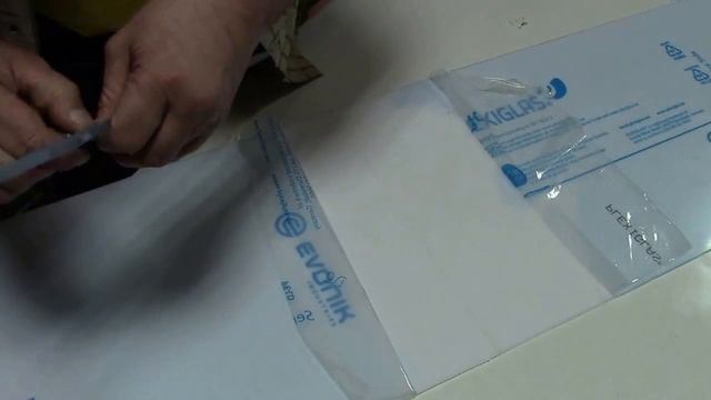 Склеивание акрила на лицевую часть лайтбокса