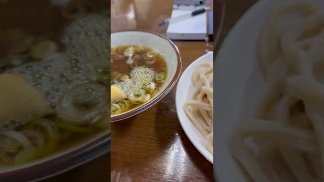 近くに住んでた時は毎日食べてたうどん屋さん日曜日休みだからあんまりこれない人