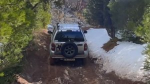 Jeep KJ  Liberty Cherokee VS Suzuki Grand Vitara on Mud / BFGoodrich A/T vs Gripmax inception A/T