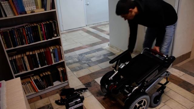 Кресло-коляска с электроприводом «Пони»: разборка-сборка смотреть онлайн