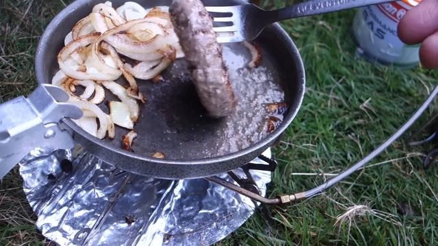 Bivvying Under a Rock on Kinder Scout смотреть онлайн
