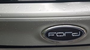 Проблемы с задней эмблемы на Ford Focus 3. Не покупайте дешёвые наклейки !!!