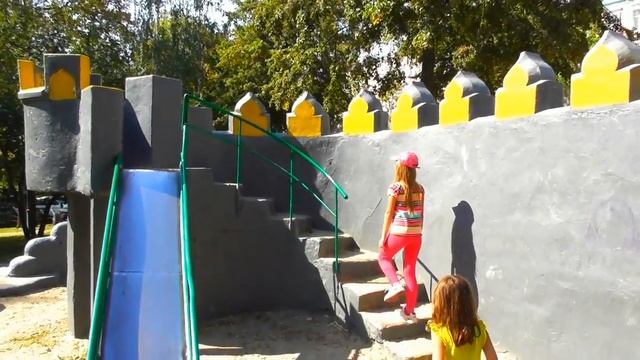 Продолжаем гулять по Киеву! Смотрим на достопримечательности! Кушаем в кафе! Прогулка 2. смотреть онлайн