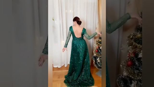 Изумрудное платье. Обзор платья.