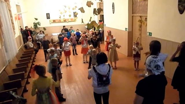 Игротанец "У оленя дом большой"