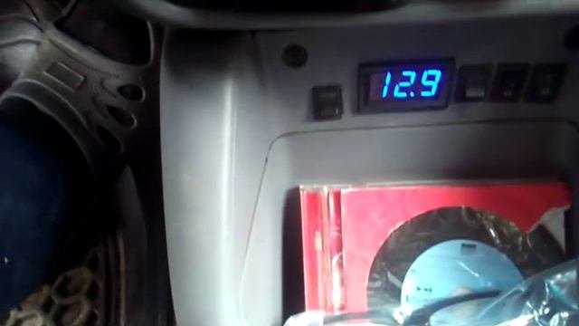 Chrysler Voyager 3. В генераторе износились щётки