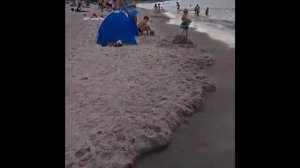 Бассейн на берегу Балтийского моря. Зеленоградск, Калининградская область Лето 2019, вода в море +2