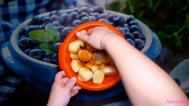 Картофель в духовке. Вкусная запеченная картошка по-деревенски