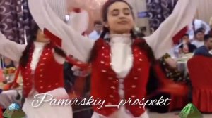 Памирский национальный танец на свадьбе| песня в исполнении Мадины Акназаровой |#памир #крыша #мира
