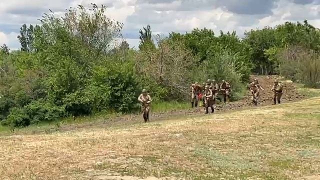 Волгоградцы стали очевидцами взрывов и стрельбы на Мамаевом кургане